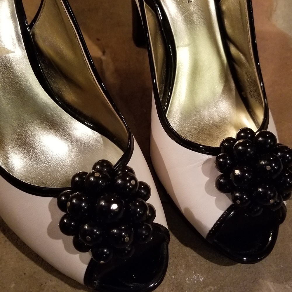 Shoes - Picture 2 of 4